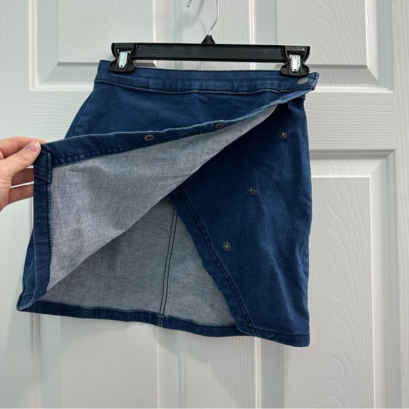 Free People We The Free Women’s Size 0 Denim Wrap Mini Short Skirt - Picture 5 of 9